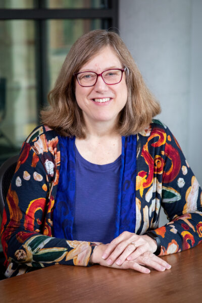 Headshot of Carolyn Kelley.